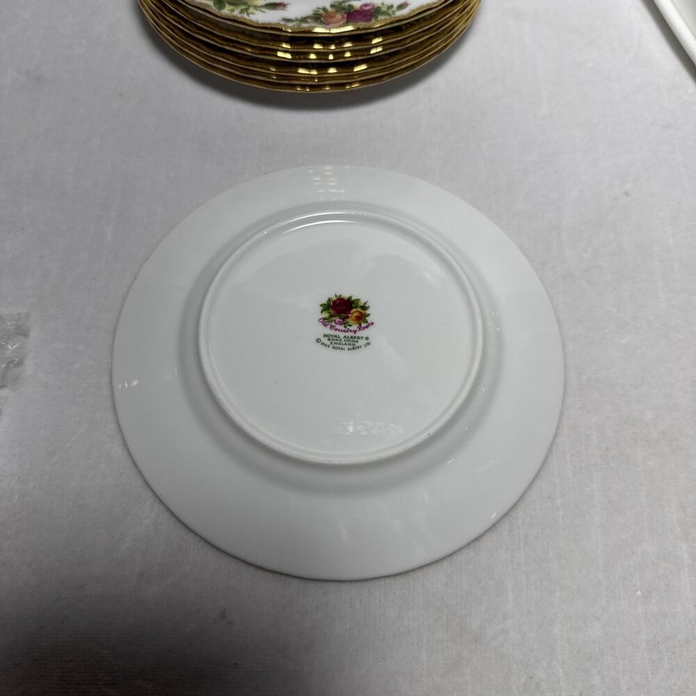 1962 Royal Albert Old Country Roses 6.25" Bread Plates. Set of 7 - Picture 2 of 4